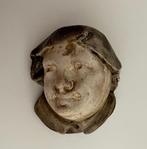 Antieke muurkandelaar (“buste” van een Franse monnik)