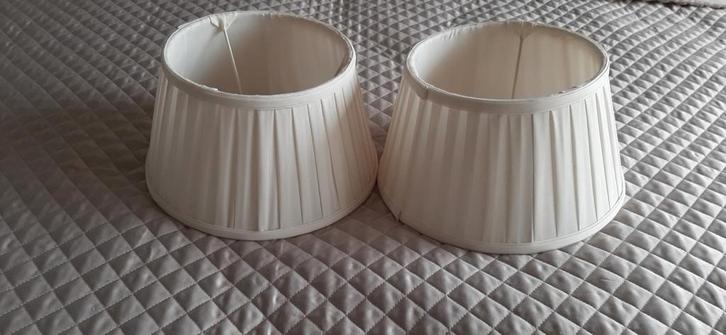2x Offwhite Geplooide Lampenkappen - Klassiek, Huis en Inrichting, Lampen | Lampenkappen, Zo goed als nieuw, Minder dan 25 cm