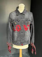 Mooi zwart rood dames jeans jasje DESIGUAL maat M, Kleding | Dames, Maat 38/40 (M), Zwart, Ophalen of Verzenden, Zo goed als nieuw