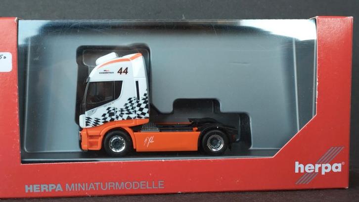 Iveco Stralis XP Schwabentruck Steffi Halm 1:87 H0 Herpa Pol, Hobby en Vrije tijd, Modelauto's | 1:87, Zo goed als nieuw, Bus of Vrachtwagen