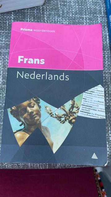 Frans nederlands woordenboek beschikbaar voor biedingen