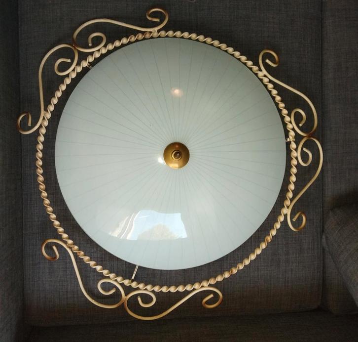 Vintage Plafondlamp met Sierlijk Metalen Frame, Huis en Inrichting, Lampen | Plafondlampen, Gebruikt, Glas, Metaal, Ophalen of Verzenden