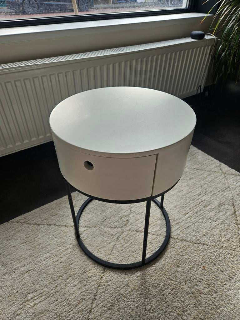 Stijlvol rond nachtkastje met lade, Huis en Inrichting, Minder dan 55 cm, Rond, Zo goed als nieuw, Modern