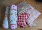 3 vierkante kussens, PiP en ruitjes/bloemenprint €5 per stuk, Ophalen of Verzenden, Zo goed als nieuw, Vierkant