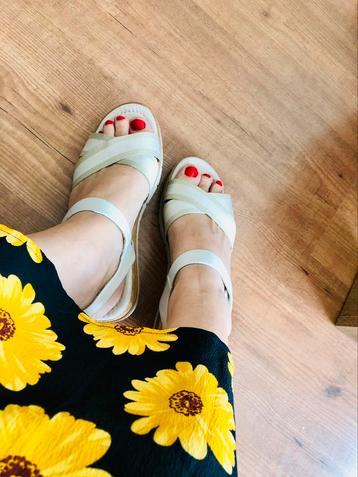 Dames zomerschoenen maat 39 beschikbaar voor biedingen