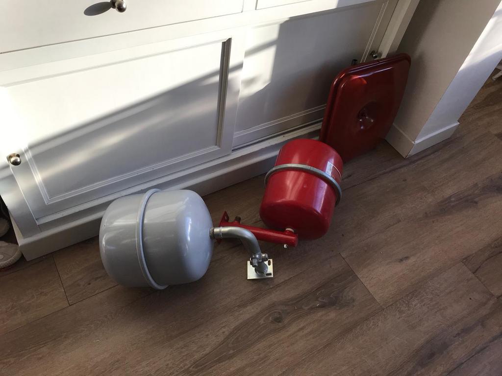 Expansievat, Ophalen, 30 tot 80 cm, Overige typen, Minder dan 60 cm