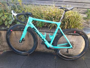 Bianchi Sprint - Shimano 105 - Fulcrum 50 - Maat 57 beschikbaar voor biedingen