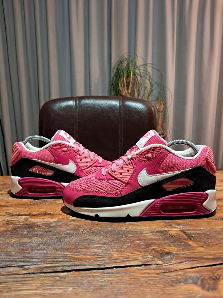 Nike Air Max 90 Limited Edition 'Pink Pow' Size 36, Kleding | Dames, Schoenen, Zo goed als nieuw, Sneakers of Gympen, Roze, Ophalen of Verzenden