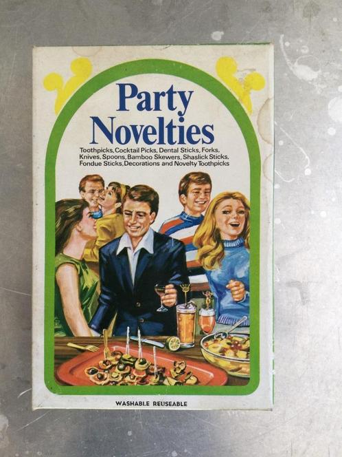 Retro party movelties - cocktailprikkers– Made in Hong Kong, Verzamelen, Retro, Huis en Inrichting, Ophalen of Verzenden