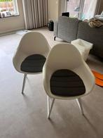 2 witte eetstoelen + kussentjes, Huis en Inrichting, Stoelen, Ophalen of Verzenden, Zo goed als nieuw, Wit