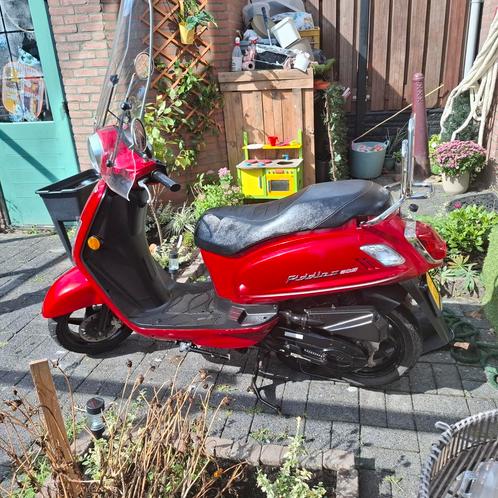 Sym fiddel 2 (2021) 45 km, Fietsen en Brommers, Scooters | SYM, Zo goed als nieuw, Fiddle, Maximaal 45 km/u, Benzine, Ophalen of Verzenden
