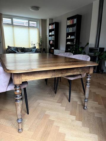 Franse notenhouten eetkamer tafel uit 1880 beschikbaar voor biedingen