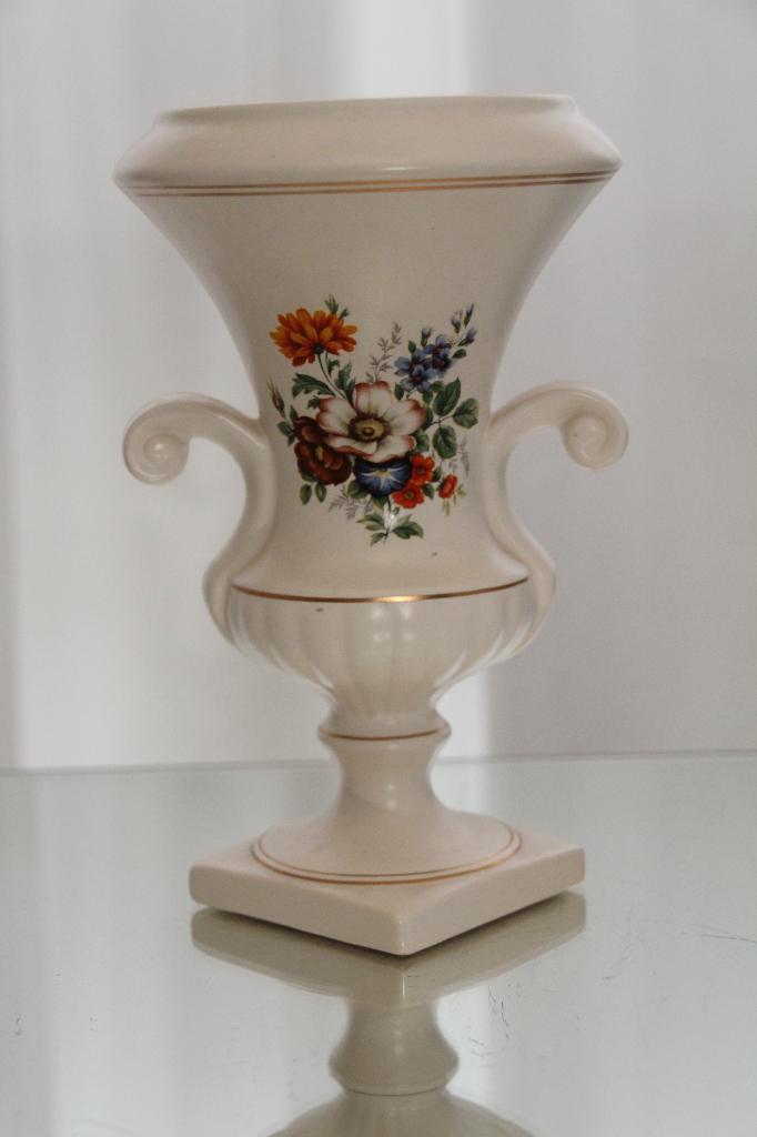 Mat witte delen van Flora Gouda, Antiek en Kunst, Antiek | Keramiek en Aardewerk, Ophalen