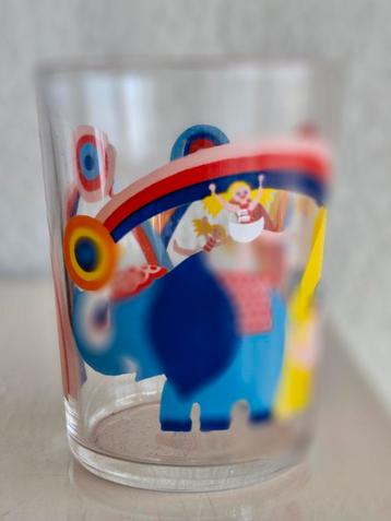 Vintage Kinderglaasje Circus Opdruk beschikbaar voor biedingen