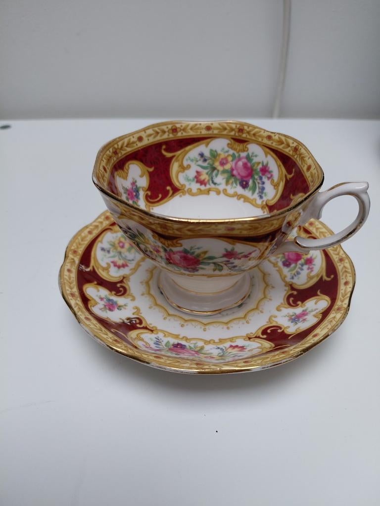 Kopje en schoteltje royal albert, Ophalen