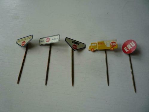 5x Eru Kaas Hompy Goudkuipje Blikken Speldjes Speldje Blik, Verzamelen, Speldjes, Pins en Buttons, Gebruikt, Speldje of Pin, Merk