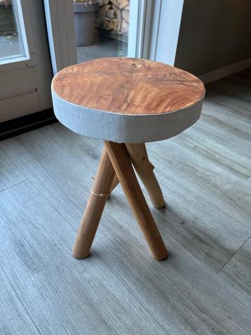 Teak Houten Krukje beschikbaar voor biedingen