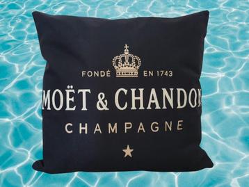 XXL kussenhoesje MOËT & CHANDON 60 x 60 LAATSTE NU 12,50  beschikbaar voor biedingen