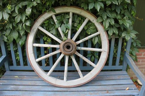 Oud antiek? wagen-  karre- of koetswiel, Antiek en Kunst, Antiek | Gereedschap en Instrumenten, Ophalen