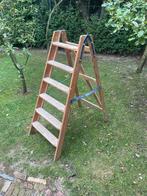 Oude houten schilderstrap, Doe-het-zelf en Verbouw, Ladders en Trappen, Gebruikt, Trap, Ophalen of Verzenden, Opvouwbaar of Inschuifbaar