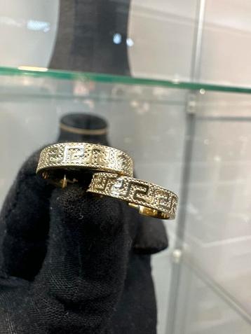 Prachtige 14k gouden oorbellen beschikbaar voor biedingen