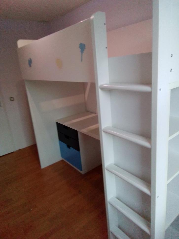 STUVA hoogslaper met bureau en opbergruimte, Kinderen en Baby's, Kinderkamer | Stapelbedden en Hoogslapers, Gebruikt, Hoogslaper