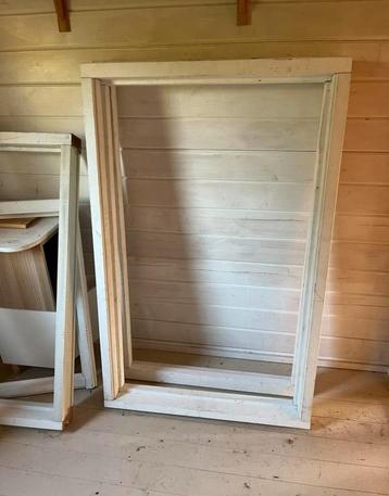 Vaste raamkozijnen merantie hout beschikbaar voor biedingen