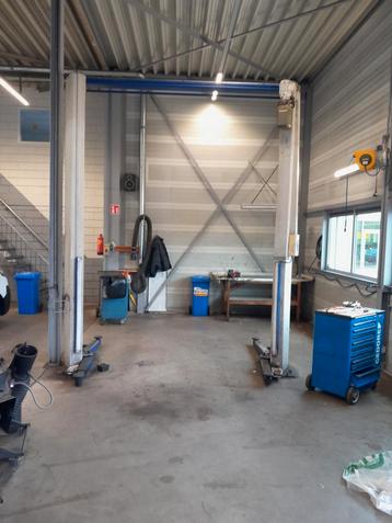 Koni Stertil KO2025 2 koloms hefbrug 2500KG hydraulische hef beschikbaar voor biedingen