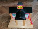 Treinstation hout, Kinderen en Baby's, Speelgoed | Thomas de Trein, Ophalen of Verzenden