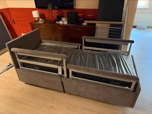 “NIEUW “ 1 persoons hoog / laag verpleegbed., Huis en Inrichting, Slaapkamer | Bedden, Nieuw, Eenpersoons, Overige maten, Stof