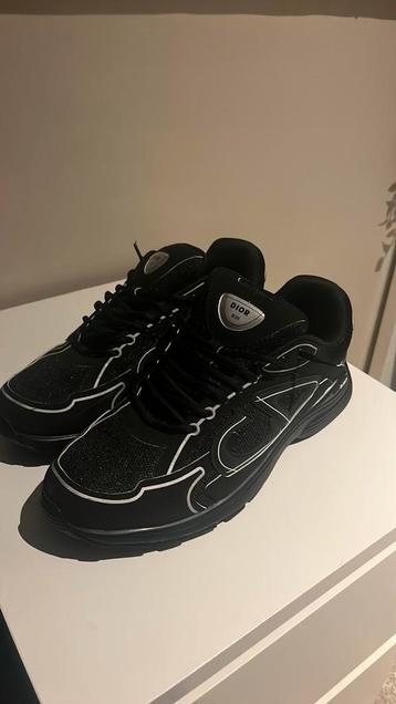 Dior b30 maat 47 beschikbaar voor biedingen