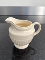 Wedgwood Edme Plain melkkan / roomkan., Huis en Inrichting, Keuken | Servies, Ophalen of Verzenden, Wedgwood, Aardewerk, Schaal of Schalen