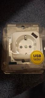 Busch Jaeger usb wandcontact, Ophalen of Verzenden, Nieuw, Stopcontact