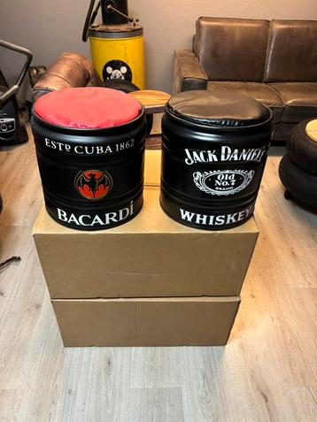 Mancave Blikken Krukjes beschikbaar voor biedingen