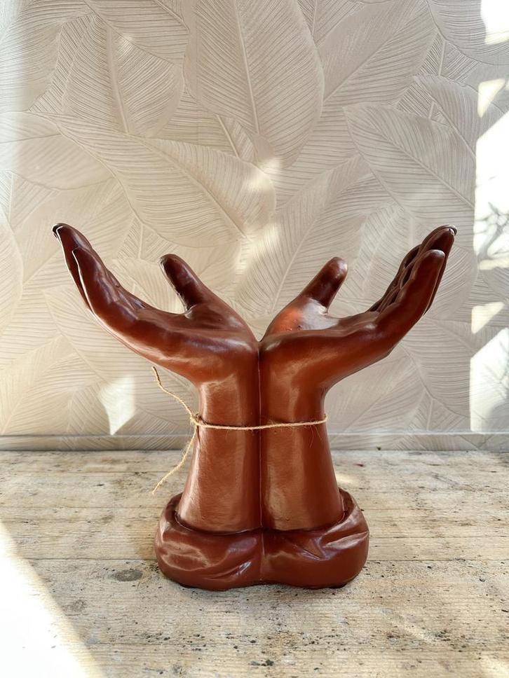 XL beeld handen donkerrode kleur /bordeaux, Antiek en Kunst, Kunst | Designobjecten, Ophalen of Verzenden