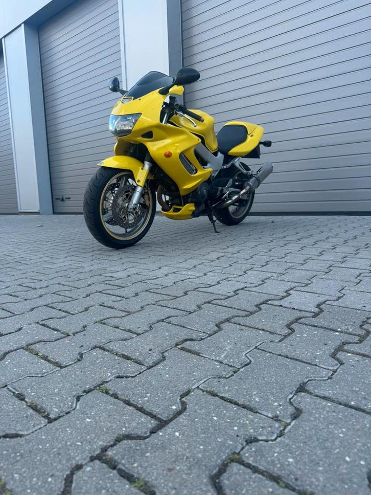 Honda vtr 1000, Motoren, Onderdelen | Honda, Ophalen