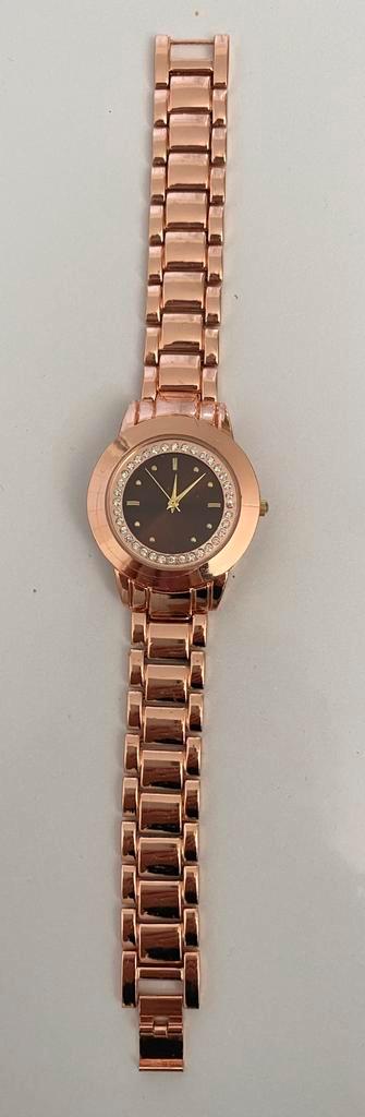Gloed nieuw dames horloge. Loopt bescherming nog op glas beschikbaar voor biedingen