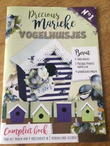 Vogelhuisjes van papier maken 3d beschikbaar voor biedingen