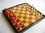 Apart rood en wit schaakspel met antiek houten bord, Een of twee spelers, Ophalen of Verzenden, Gebruikt