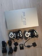 PS2 silver, met 2 controllers en toebehoren, Spelcomputers en Games, Spelcomputers | Sony PlayStation 2, Ophalen of Verzenden