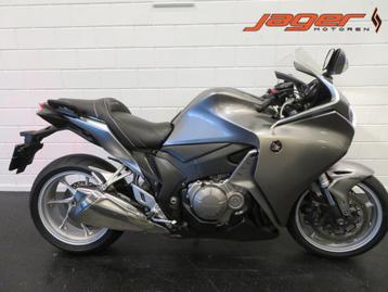 Honda VFR 1200 F VFR1200 TOPPER! EXTRAS (bj 2011) beschikbaar voor biedingen