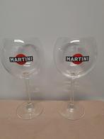 MARTINI coctail glazen op voet, 20 cm hoog, 2 stuks, Ophalen of Verzenden, Zo goed als nieuw, Borrel- of Shotglas
