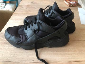 Nike Huarache Zwart - Maat 42 beschikbaar voor biedingen