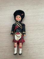 Celluloid popje Scottish Guard. Mascotes de Maria Helena, Verzamelen, Poppen, Ophalen of Verzenden, Gebruikt, Pop