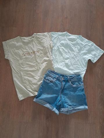 Short jeans en 2 tshirts maat S  beschikbaar voor biedingen