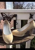 Pump mt 38, Via Via, beige, zandkleurig hak 9 cm voet 1,5 cm, Kleding | Dames, Schoenen, Ophalen of Verzenden, Zo goed als nieuw