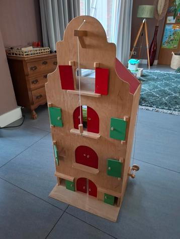 Houten pakhuis groot 40x25x90 LxBxH beschikbaar voor biedingen