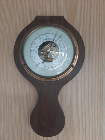 Mooie goed werkende barometer beschikbaar voor biedingen