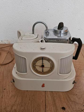 Vintage Tea Maker met Klok beschikbaar voor biedingen