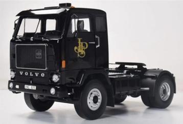 Volvo F88 John Player Special Truck (65) beschikbaar voor biedingen